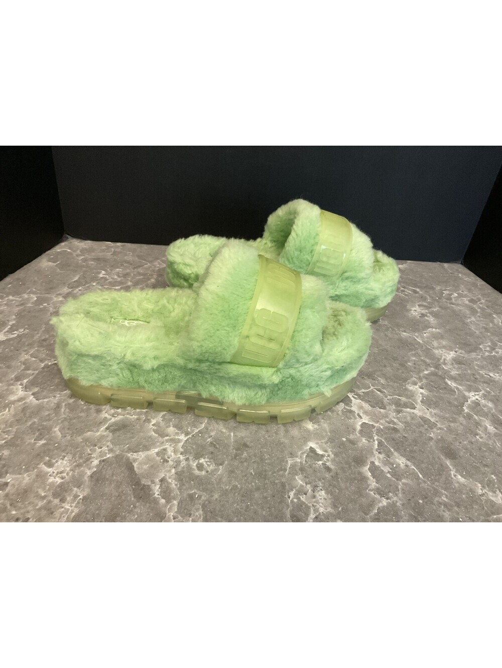 Womens UGG Fluffita Sheepskin Green Chunky Platform Slide Sandals. Size 7. Nice!